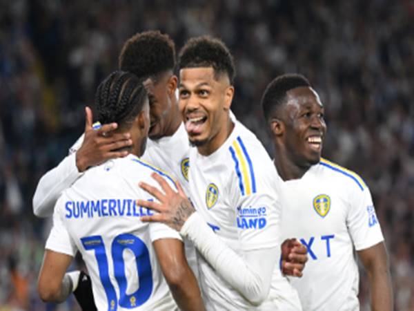 Bóng đá Anh 17/5: Leeds cách vé dự Premier League 1 trận đấu