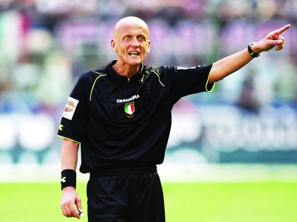 Trọng tài Collina - Trọng tài vĩ đại nhất lịch sử Trọng tài Collina - Trọng tài vĩ đại nhất lịch sử