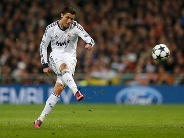 Cách sút bóng căng: Bí quyết tối ưu trong bóng đá