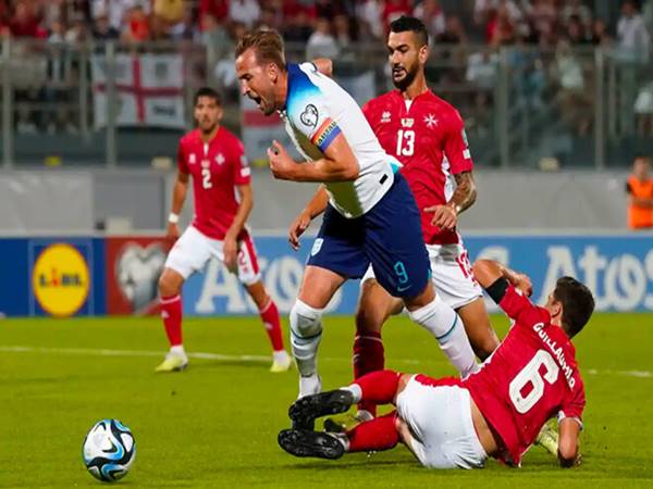 Trung phong là gì?