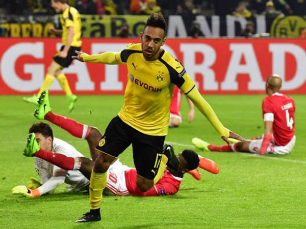 Tiền đạo Dortmund