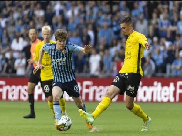 Hành trình kỳ tích từ vực sâu đến đỉnh vinh quang Hành trình kỳ tích từ vực sâu đến đỉnh vinh quang