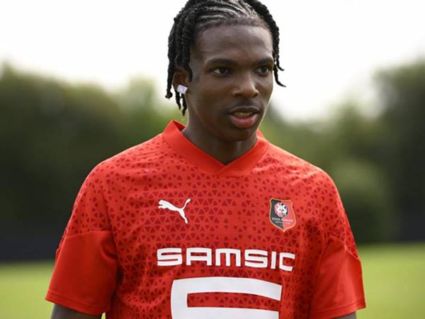 Tiềm năng của một trung vệ toàn năng hiện đại Tiềm năng của một trung vệ toàn năng hiện đại