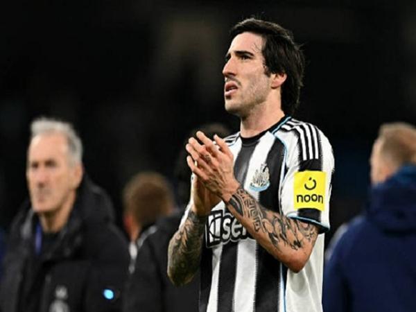 Juventus muốn gia cố hàng phòng ngự