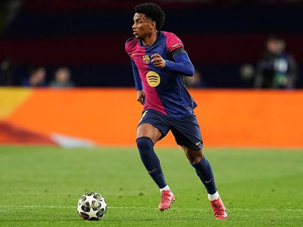 Phong cách thi đấu nổi bật của Alejandro Balde Phong cách thi đấu nổi bật của Alejandro Balde