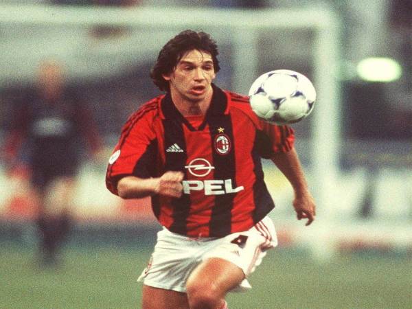 Tiền vệ Demetrio Albertini