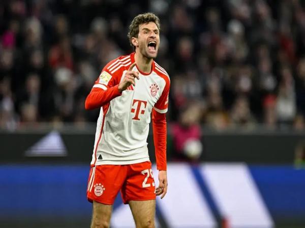 Tiền đạo Thomas Müller